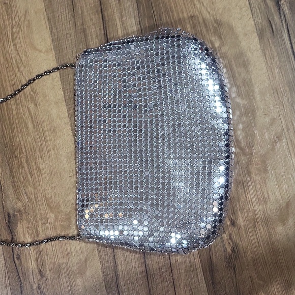 Vintage Silver Metal Mesh Crossbody Tassel Front Long Chain Strap Evening Bag - Picture 8 of 13